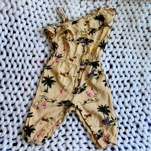 6-12 month old navy romper. No stains like new!
